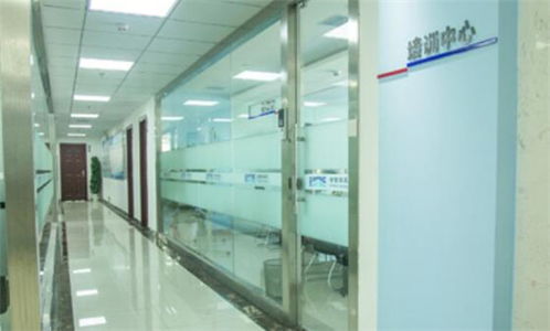 武漢金信潤天培訓(xùn)學(xué)校口碑探析與計算機網(wǎng)絡(luò)工程行業(yè)前瞻